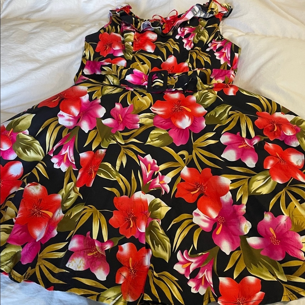 Voodoo Vixen | Black/Red | Hibiscus | Floral | Ruffled Neck | Mini Dress |Size L - Picture 15 of 17